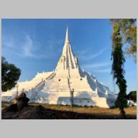 Thailand, Wat Phu Khao Thong (Golden Mount), photo Roger W, tripadvisor.jpg